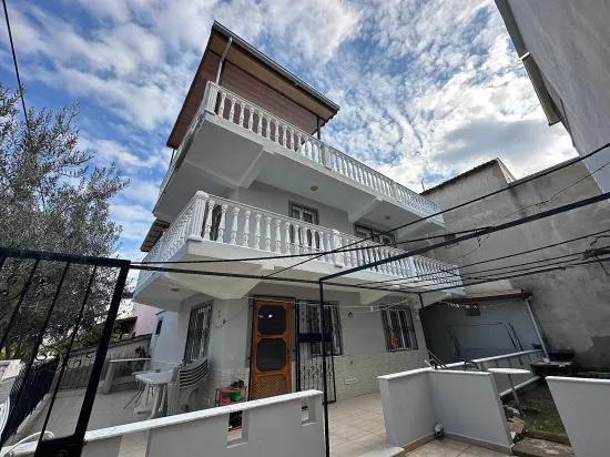In Seferihisar Doğanbey Zu Verkaufen 4+1 500M Vom Meer Entfernt Villa
