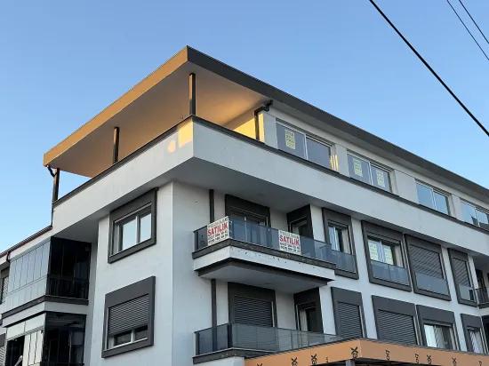 Seferihisar Ürkmez'de Null 4+1 Doppelhaushälfte mit Aufzug und Parkplatz, 400 m vom Meer entfernt