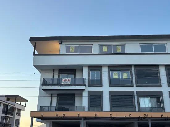 Seferihisar Ürkmez'de Null 4+1 Doppelhaushälfte mit Aufzug und Parkplatz, 400 m vom Meer entfernt