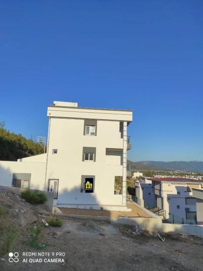 Freistehendes Ferienhaus (4+2) In Doğanbey Zu Verkaufen, Inmitten Der Natur Mit Freiem Meerblick