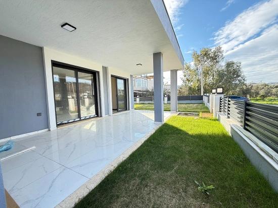 3+1 Maisonette-villa Mit Neuem Garten Zum Verkauf In Seferihisar Doğanbey