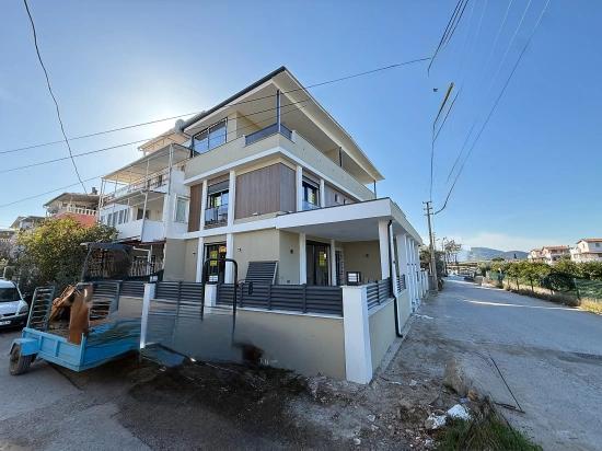Luxuriöse, Brandneue 3+1-Zimmer-Villa Mit Garten In Meeresnähe In Doğanbey, Seferihisar, Zu Verkaufen.