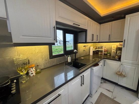 In Seferihisar Doğanbey Zu Verkaufen: Gartenvilla Mit 3+1 Zimmern, Kostenloses Doppelhaus-Sommerhaus Ohne Nebenkosten