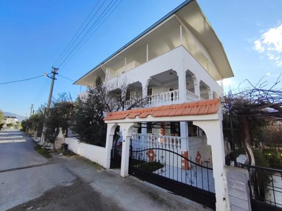 Freistehende 6+1 Villa Mit Garten Zum Verkauf In Doğanbey, Seferihisar