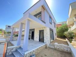 3+1-Zimmer Villa Zu Verkaufen in Cumhuriyet Bz. Seferihisar Doğanbey - 200 m²