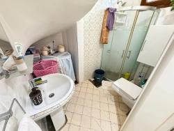 4+1-Zimmer Einfamilienhaus Zu Verkaufen in Cumhuriyet Bz. Seferihisar Doğanbey - 300 m²
