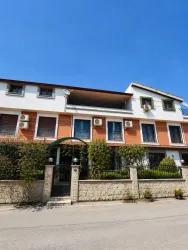 4+1-Zimmer Villa Zu verkaufen in Gümüldür Fevzi Çakmak Bz. Menderes Gümüldür - 170 m²