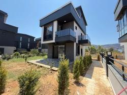 2+1-Zimmer Einfamilienhaus Zu Verkaufen in Cumhuriyet Bz. Seferihisar Doğanbey - 190 m²