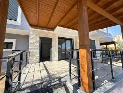 2+1-Zimmer Villa Zu Verkaufen in Cumhuriyet Bz. Seferihisar Doğanbey - 165 m²