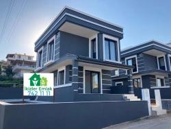 3+1-Zimmer Villa Zu Verkaufen in Atatürk Bz. Seferihisar Doğanbey - 200 m²
