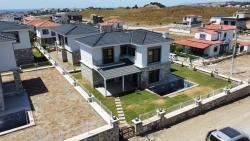 4+1 Villa Mit Privatem Pool Und Luxuriösem Kamin In Seferihisar, Akarca Zu Verkaufen