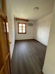 3+1 Maisonette-Villa Mit Garten In Seferihisar Ürkmez, Direkt Am Meer Zu Verkaufen.