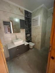 3+1 Maisonette-Villa Mit Garten In Seferihisar Ürkmez, Direkt Am Meer Zu Verkaufen.