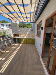 Fertiges, Freistehendes Sommerhaus Mit 2+1 Schlafzimmern In Menderes Gümüldür Zu Verkaufen, Mit Einem 200 Quadratmeter Großen Garten.