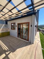 Fertiges, Freistehendes Sommerhaus Mit 2+1 Schlafzimmern In Menderes Gümüldür Zu Verkaufen, Mit Einem 200 Quadratmeter Großen Garten.