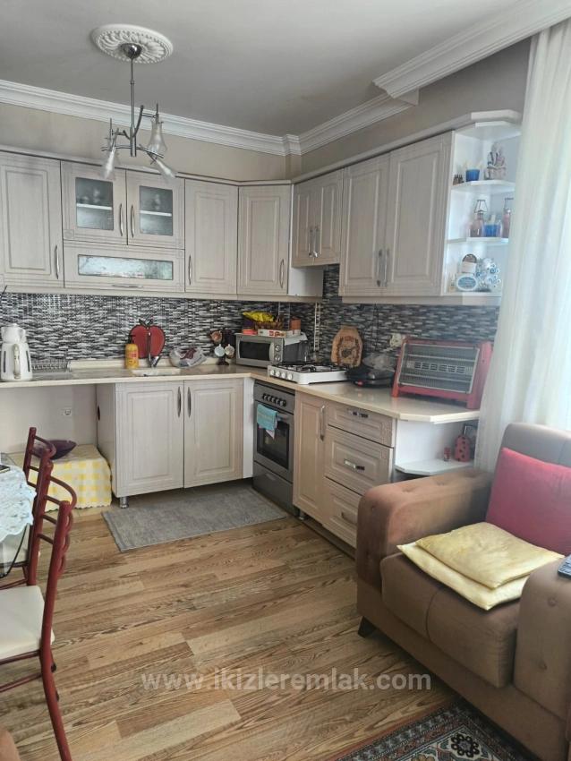 2+1 Mid-Floor Apartment For Sale In Seferihisar Ürkmez Center
