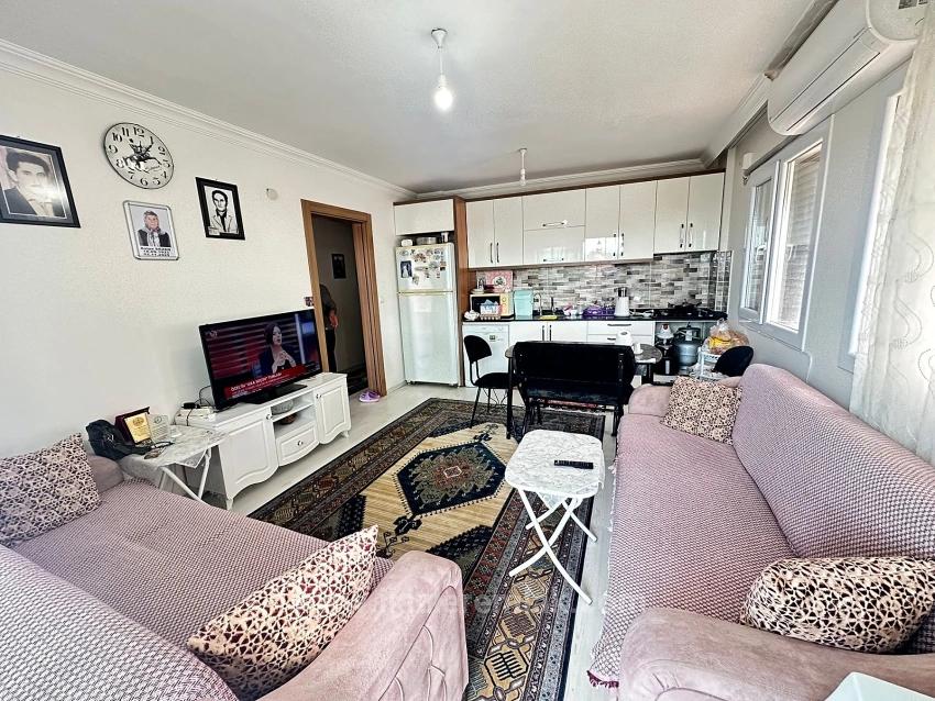 2+1 Apartment For Sale In Seferihisar Ürkmez Center, 80M2, 200M From The Sea.