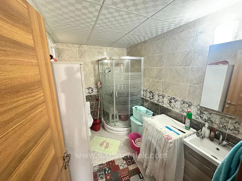 2+1 Apartment For Sale In Seferihisar Ürkmez Center, 80M2, 200M From The Sea.