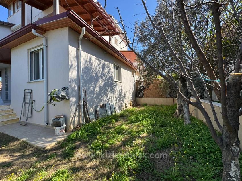 Seferihisar'cumhuriyet District, Meltem Tour Site 4+1 Villa For Sale By The Sea