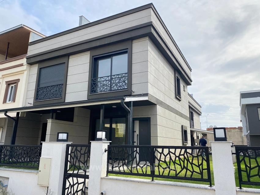 Garden Villa For Sale Near The Sea In Ürkmez Doğanbey, 2+1