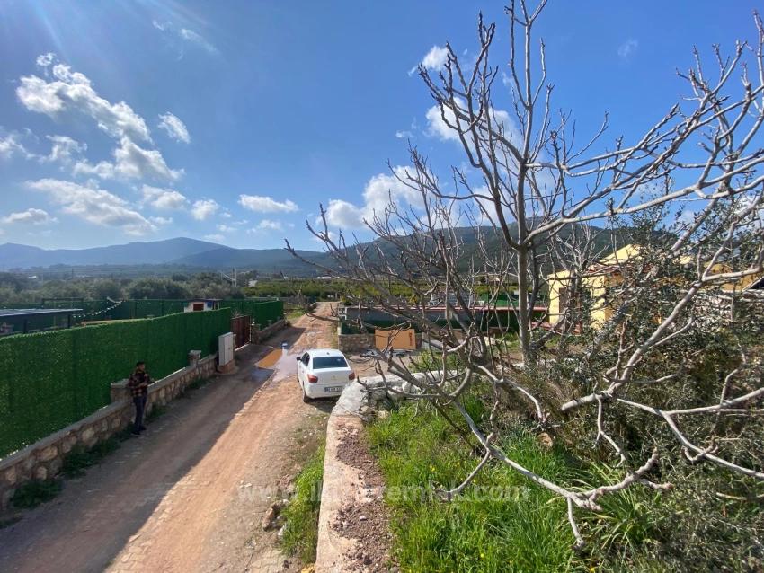 300 M2 Plot Of Land For Sale In Seferihisar Doğanbey Kavakdere.