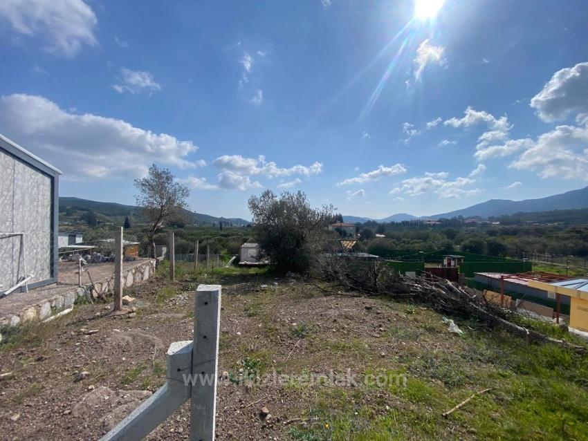 300 M2 Plot Of Land For Sale In Seferihisar Doğanbey Kavakdere.