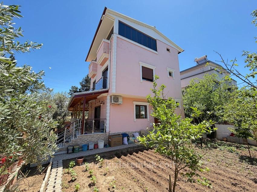 4+1 Detached Villa With Garden For Sale In Doğanbey, Seferihisar