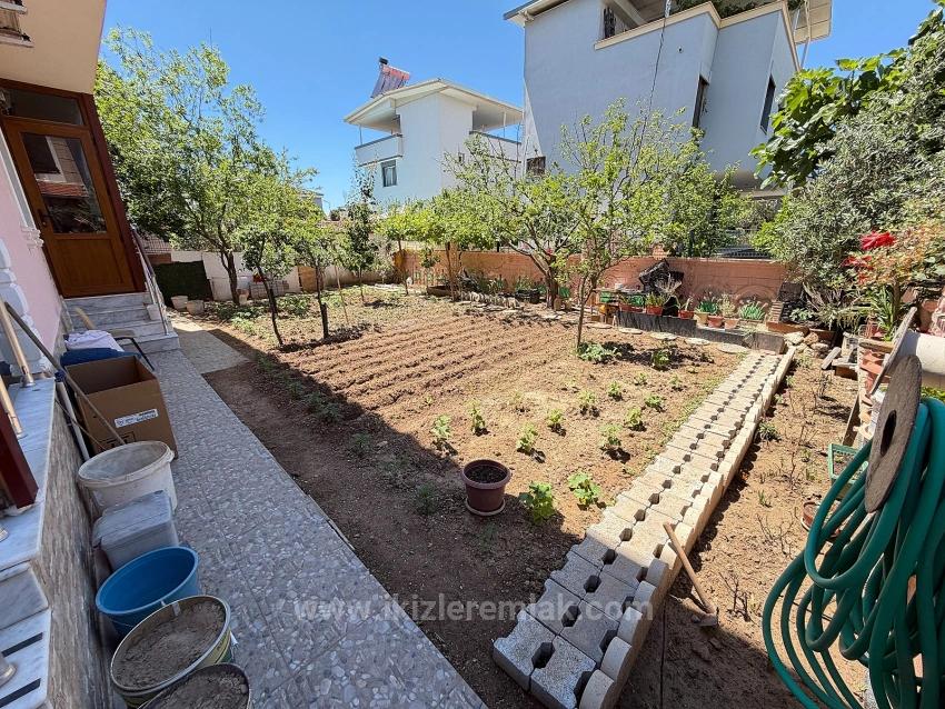 4+1 Detached Villa With Garden For Sale In Doğanbey, Seferihisar