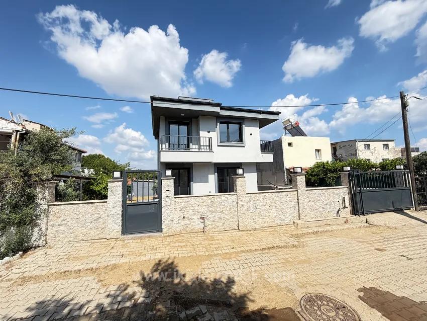 370 M2 Garden, Single Detached 3+1 Villa Near The Sea In Doğanbey