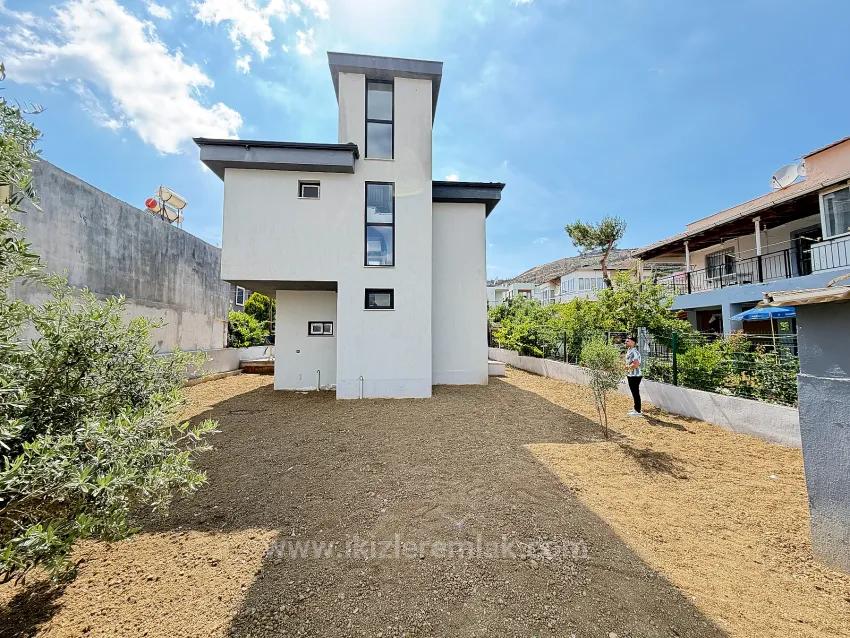 370 M2 Garden, Single Detached 3+1 Villa Near The Sea In Doğanbey