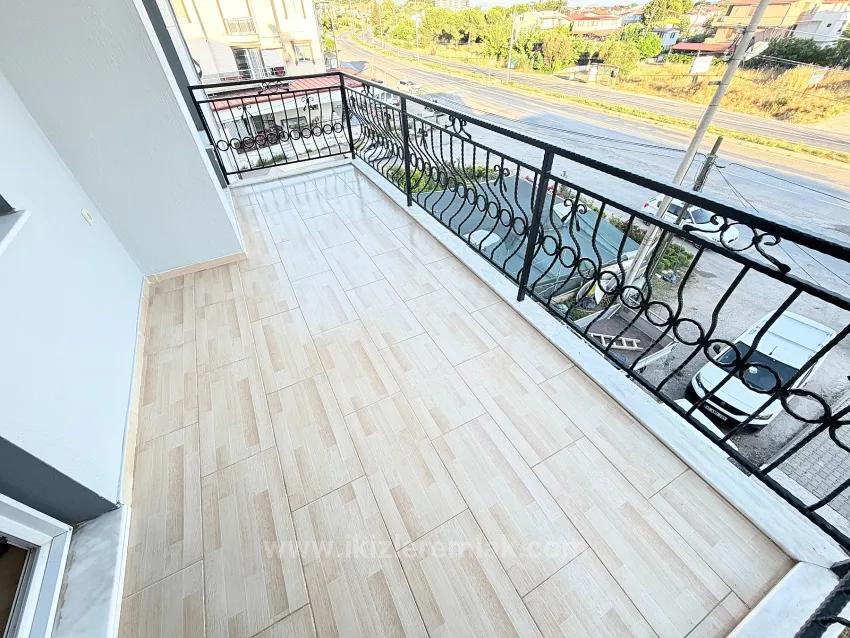 In Ürkmez, 400 M To The Sea, Separate Kitchen Double Balcony Spacious 2+1 Apartment