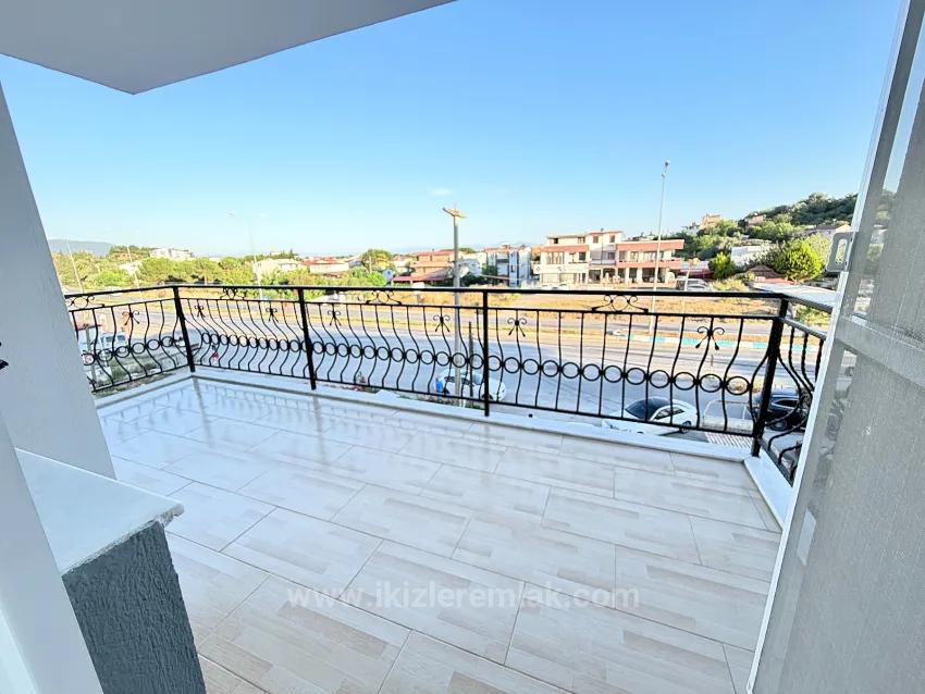 In Ürkmez, 400 M To The Sea, Separate Kitchen Double Balcony Spacious 2+1 Apartment