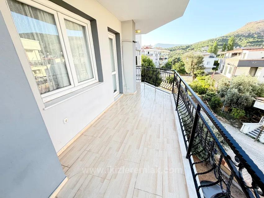 In Ürkmez, 400 M To The Sea, Separate Kitchen, Spacious 2+1 Fully Furnished Apartment
