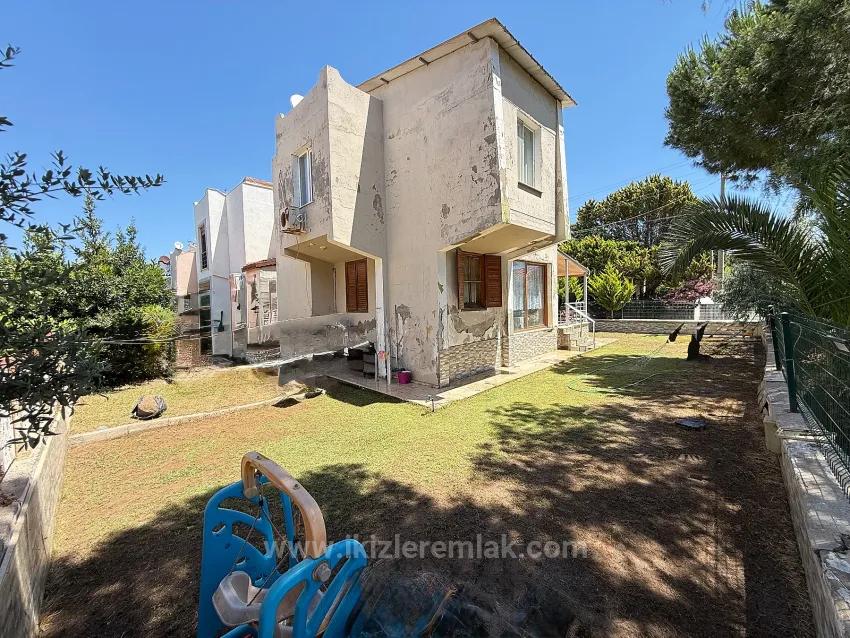 Seferihisar Doğanbey'de For Sale 3+1 50M From The Sea Garden Villa