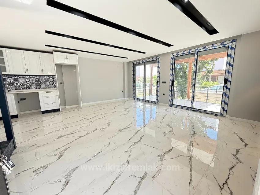 For Sale In Ürkmez Doğanbey Zero Single Detached Wide 3+1 Villa