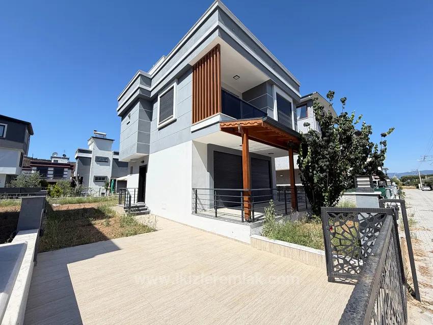 For Sale In Ürkmez Doğanbey Zero Single Detached Wide 3+1 Villa