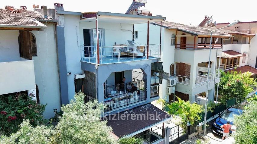 In Doğanbey, For Sale Intermediate Floor 2+1 On The Sea Side 70 Metre² Flat