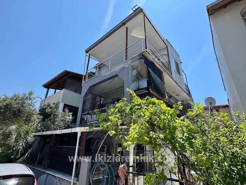 In Doğanbey, For Sale Intermediate Floor 2+1 On The Sea Side 70 Metre² Flat