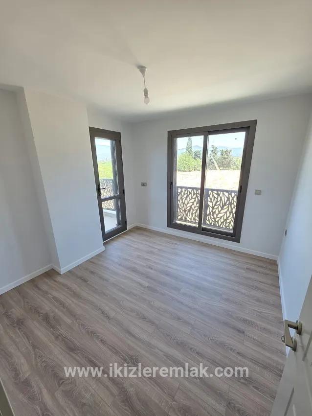 In Gümüldür İnönü Neighbourhood, 450 Metres To The Sea, Spacious Garden Zero 4+1!