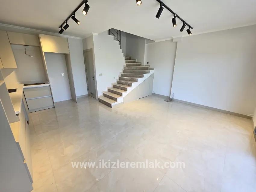 In Gümüldür İnönü Neighbourhood, 450 Metres To The Sea, Spacious Garden Zero 4+1!