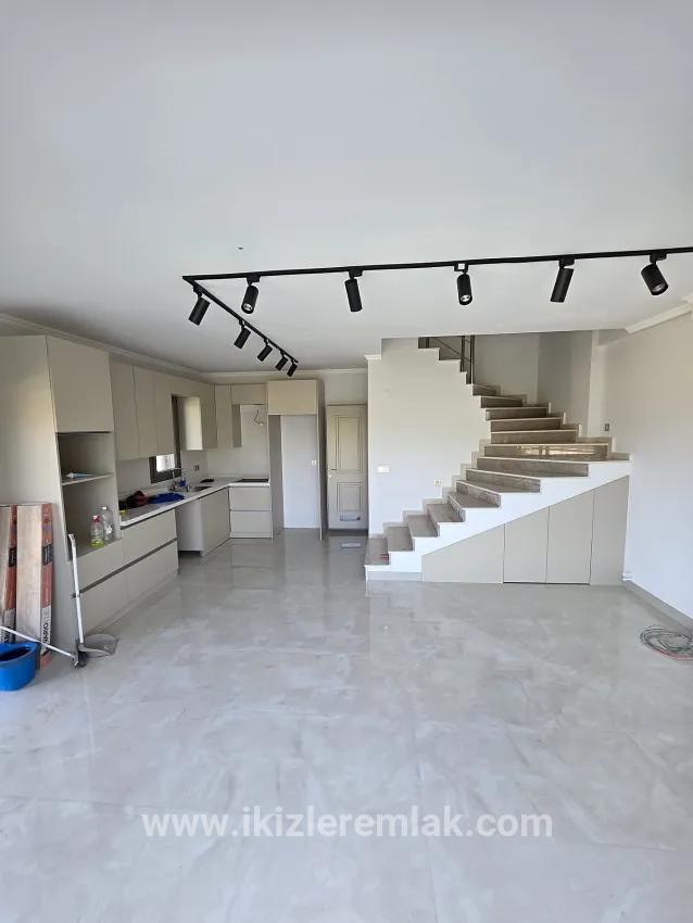 In Gümüldür İnönü Neighbourhood, 450 Metres To The Sea, Spacious Garden Zero 4+1!