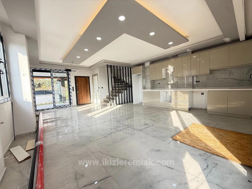 3+1 Detached Villa With Garden For Sale In Seferihisar Doğanbey Center