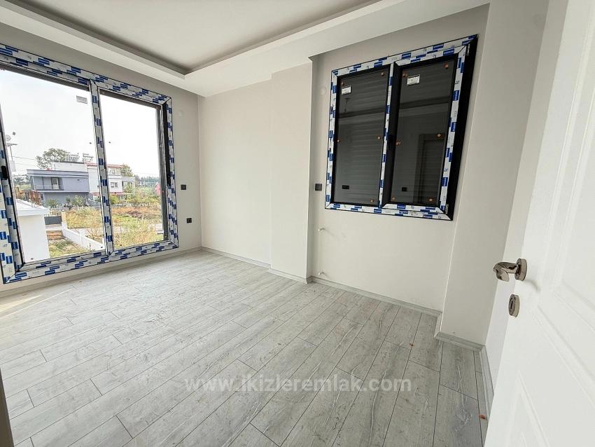 3+1 Detached Villa With Garden For Sale In Seferihisar Doğanbey Center