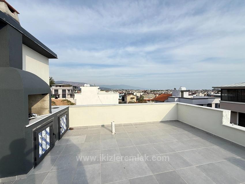 3+1 Detached Villa With Garden For Sale In Seferihisar Doğanbey Center