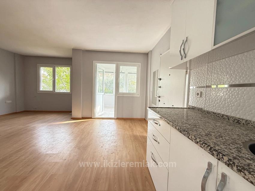 4+1 Villa With Large Garden For Sale In Seferihisar Doğanbey Center