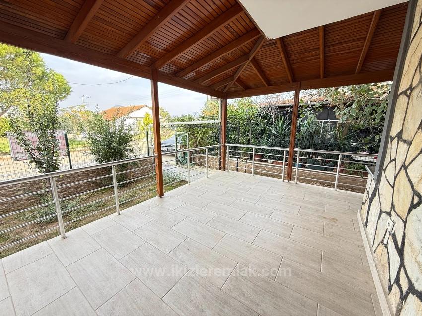 Urgent Sale 3+1 Villa With Large Garden In Seferihisar Doğanbey Center