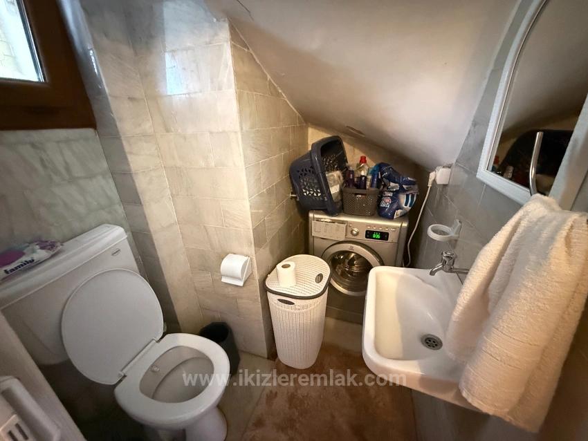 Urgent Sale 3+1 Villa With Large Garden In Seferihisar Doğanbey Center