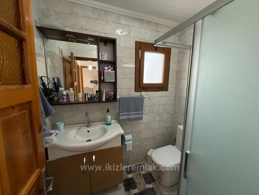 Urgent Sale 3+1 Villa With Large Garden In Seferihisar Doğanbey Center