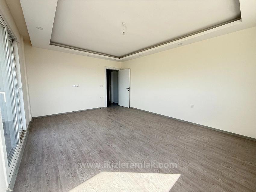 3 + 2 Duplex Apartment With New Elevator For Sale In Seferihisar Ürkmez Center