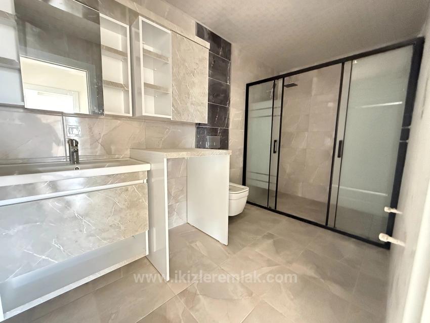 3 + 2 Duplex Apartment With New Elevator For Sale In Seferihisar Ürkmez Center